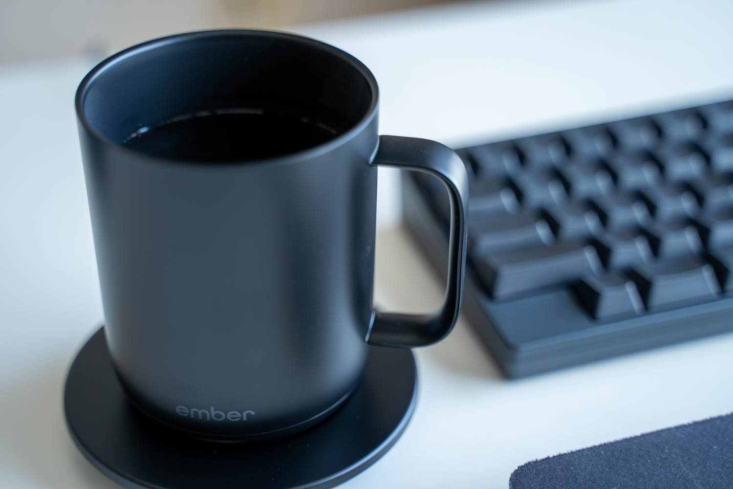 加熱・保温できるマグカップ「Ember Mug2」はコーヒーを飲むすべての人 